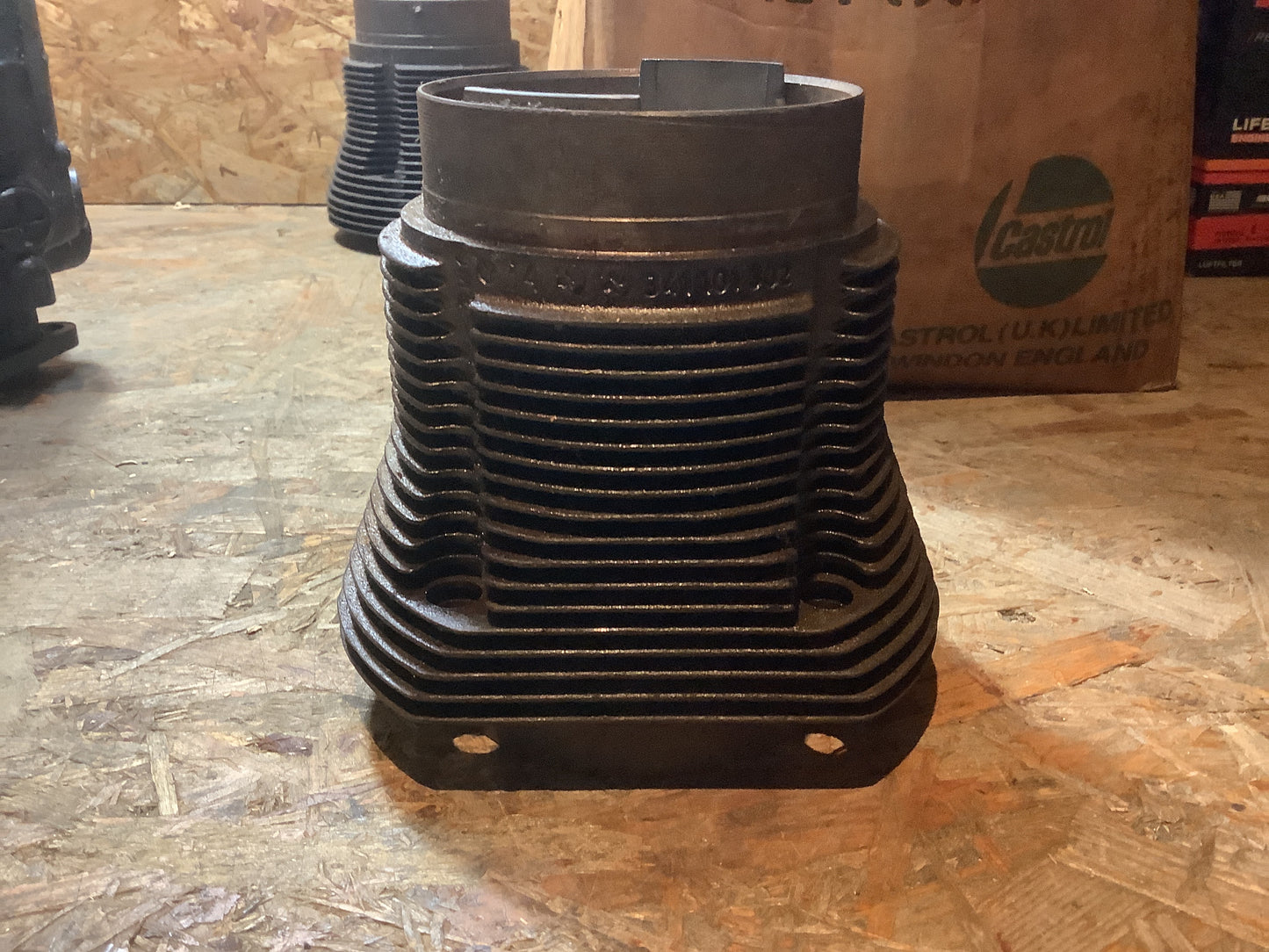 VW 1500,1600 Bj. 65-73 Kolben/Zylinder Original VW NEU