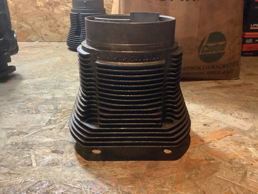 VW 1500,1600 Bj. 65-73 Kolben/Zylinder Original VW NEU