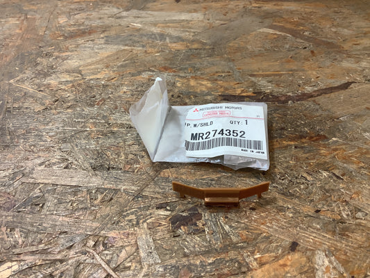 Mitsubishi Pajero Japan V46WG Clip, Windschutzscheibe Original Mitsubishi NEU