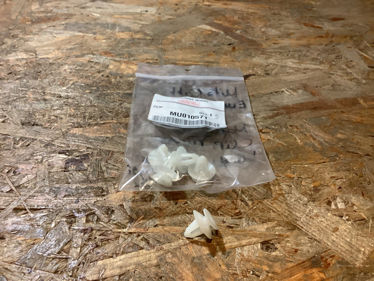 Mitsubishi Colt Europe, Z36A Clip, Türverkleidung vorne Original Mitsubishi NEU