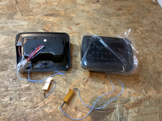 Tuning-Tec Voll LED Rückleuchten für Chrysler Jeep Wrangler JK 07-18 schwarz