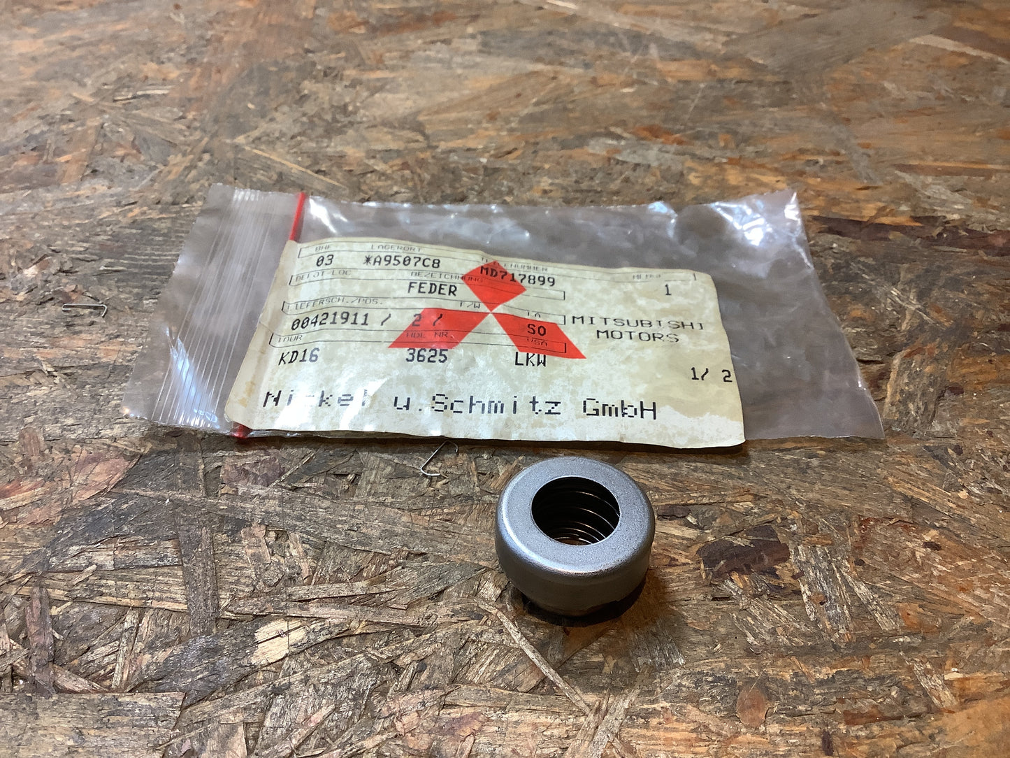 Mitsubishi Libero, 1. Generation, Bj. 92-95 Feder, M/T- Gangschaltung Neutralrückstellung Original Mitsubishi NEU