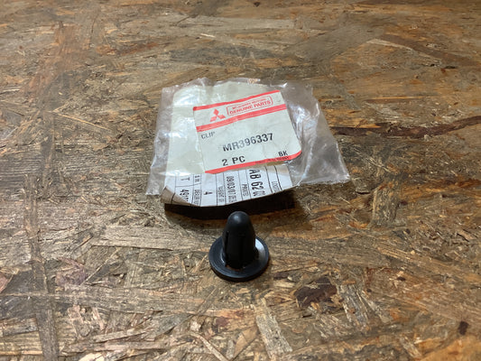 Mitsubishi Space Star, DG4A, Bj. 00-01 Clip, Stoßfänger vorne Original Mitsubishi NEU