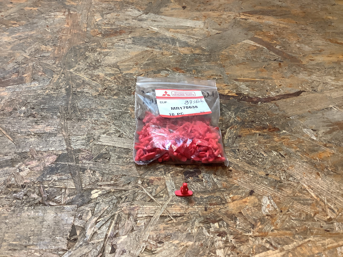 Mitsubishi Space Star Europe, DG4A Clip, Tür vorne Original Mitsubishi NEU