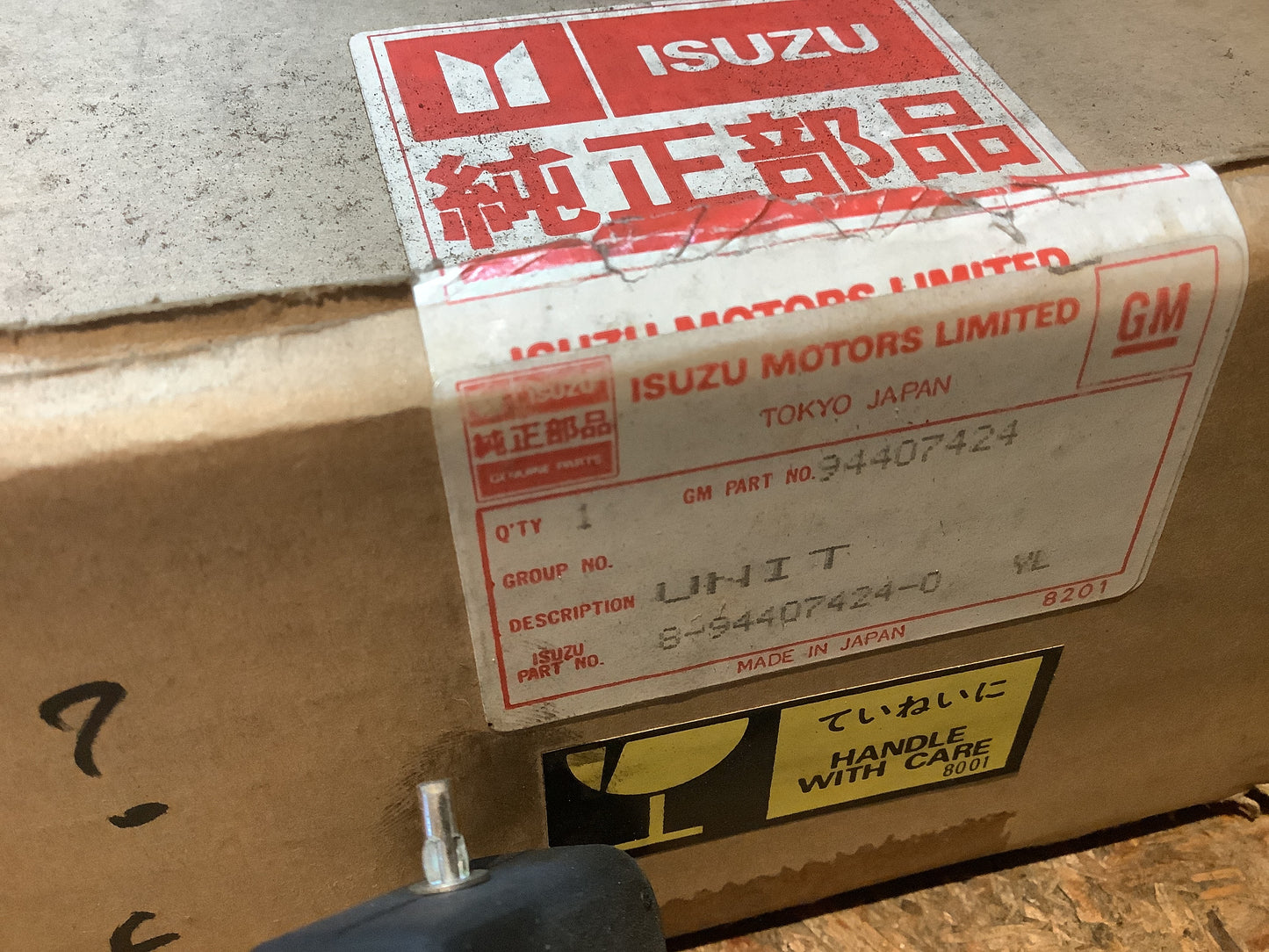 Isuzu Modell unbekannt Tankgeber Original Isuzu NEU