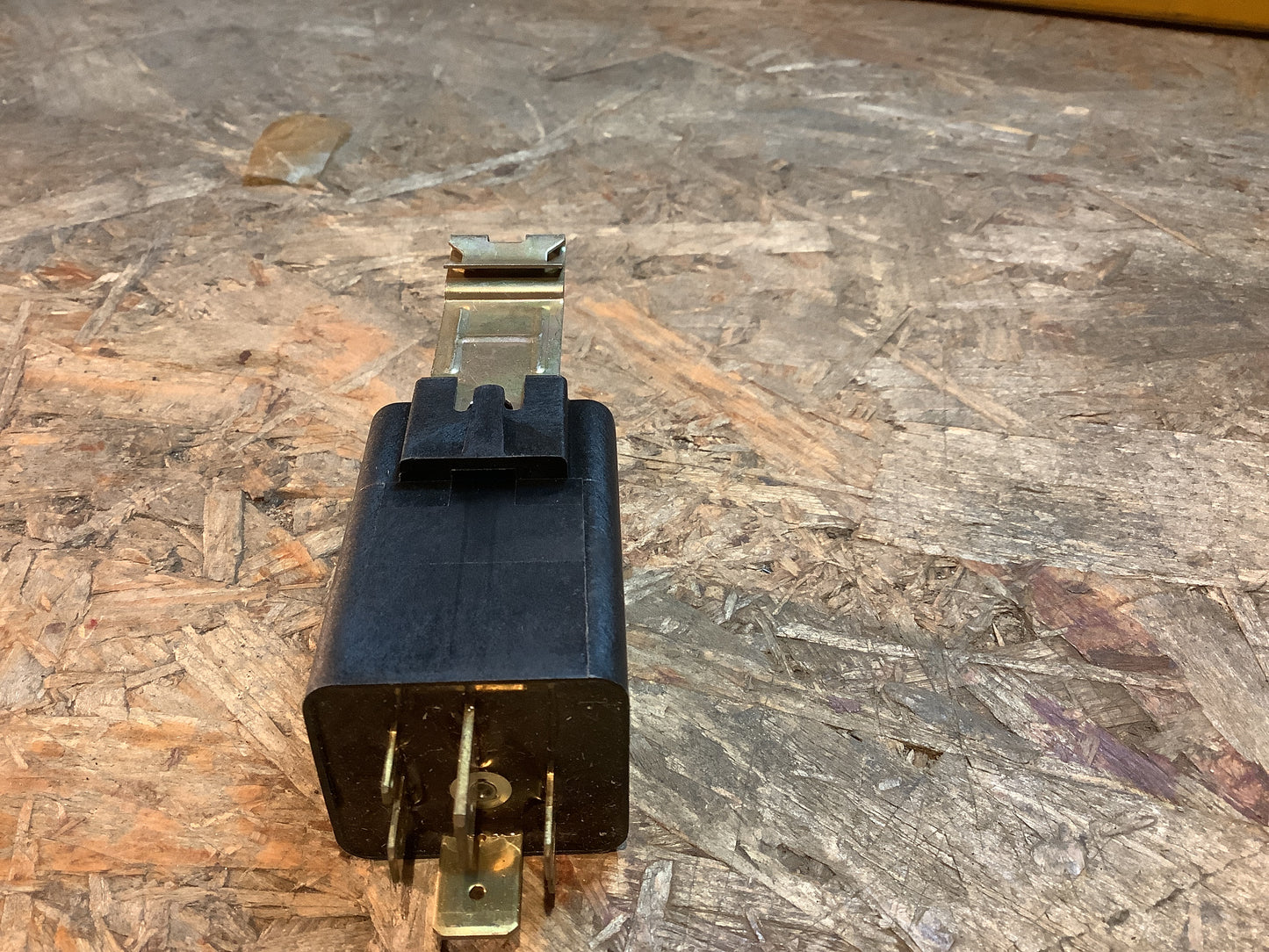 Opel Ascona C 1,6D Glühkerzenrelais Original GM NEU