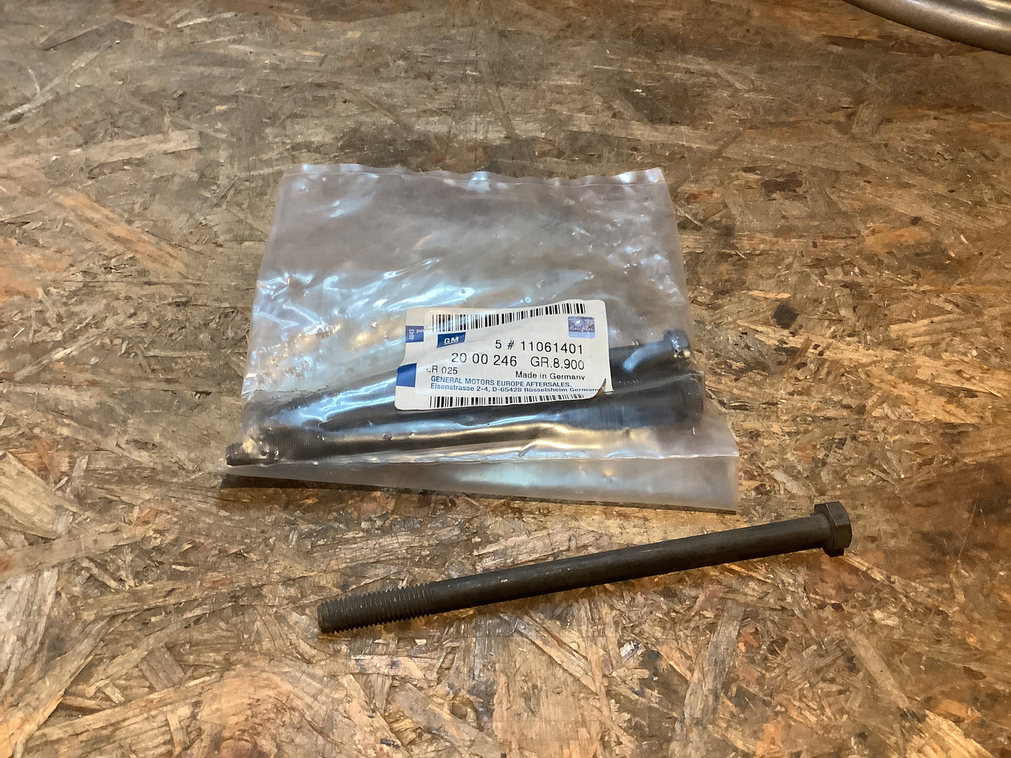 Opel Corsa A, Vectra A, Astra F Schraube Befestigung Lichtmaschiene Original GM NEU