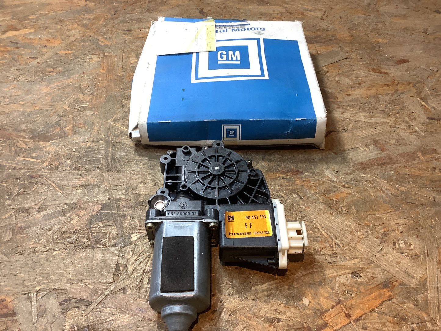 Astra F Fensterheber Motor vorne rechts Original GM NEU