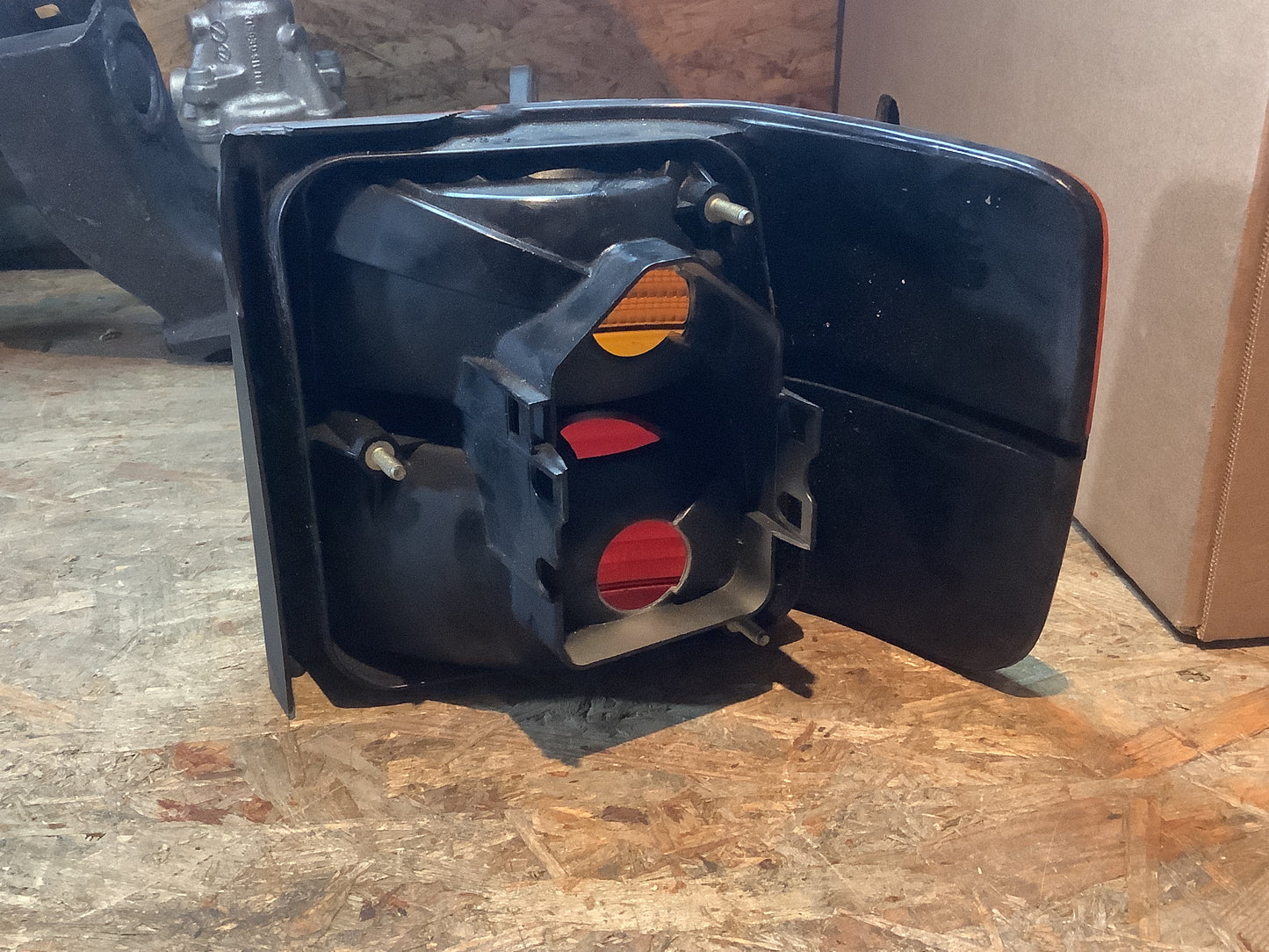 VW Vento Rückleuchte links Original Hella NEU