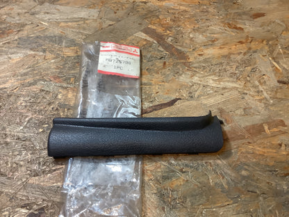 Mitsubishi Colt, Lancer Abdeckung, Instrumententafel, LWK, rechts Original Mitsubishi NEU