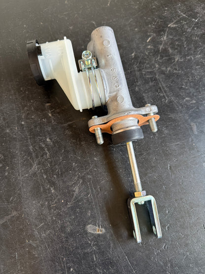 Original GM Opel Frontera B Kupplungsgeberzylinder NEU