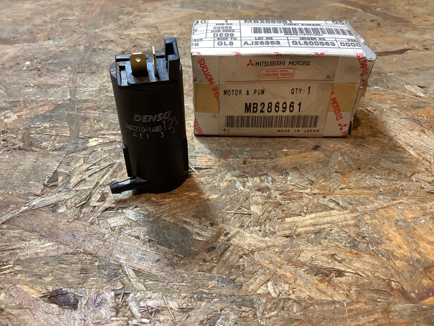 Mitsubishi Galant Waschwasserpumpe Original Mitsubishi NEU