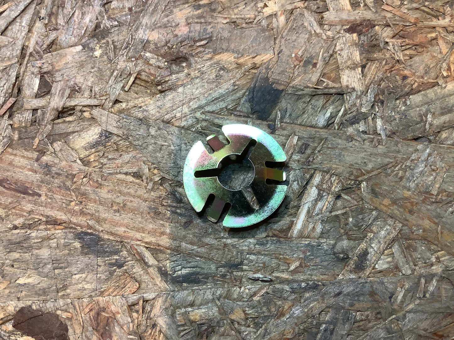 Modell unbekannt Ring, Festsetzung, Stoßstange Original GM NEU