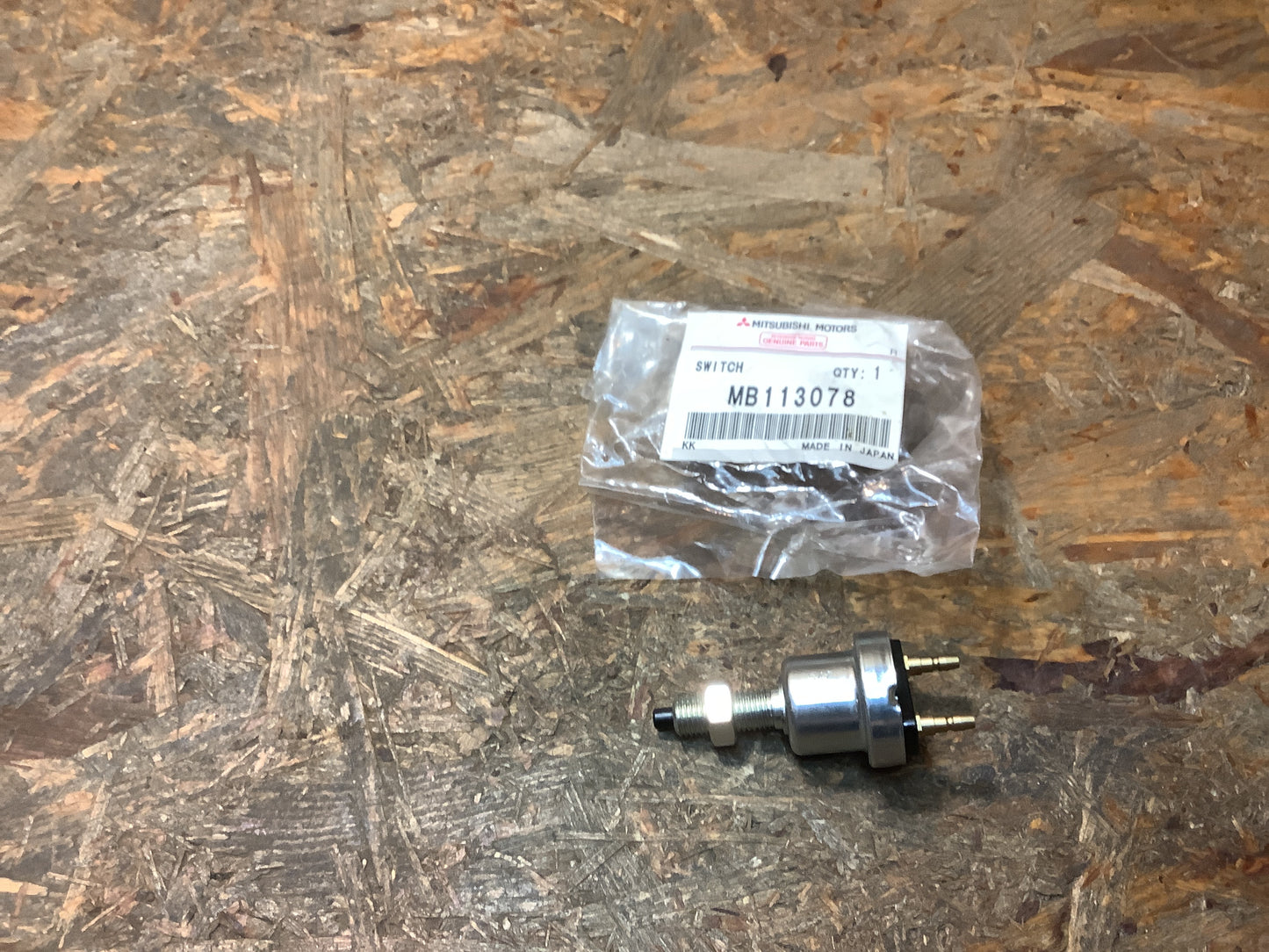 Mitsubishi L300 Schalter, Licht, Bremse Original NEU