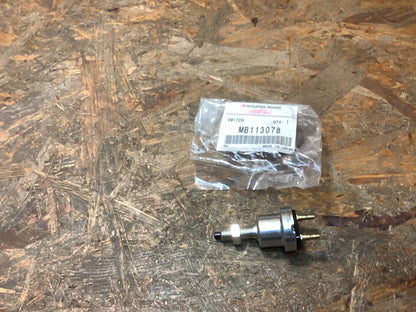 Mitsubishi L300 Schalter, Licht, Bremse Original NEU