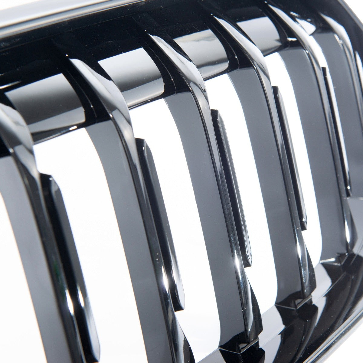 Einzel-Linie Hochglanz Schwarz Sportgrill passend für BMW 2er F44 2020-2024