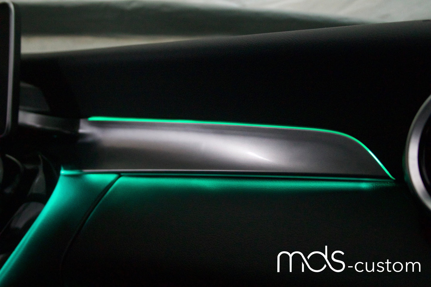 Mercedes X253 Beifahrerleiste mit Ambientebeleuchtung – Nachrüstsatz für Mercedes GLC