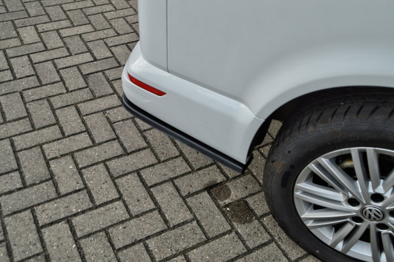 Heckansatz 2 tlg Volkswagen Bus T5 Bj.: 2003-2009 Carbon