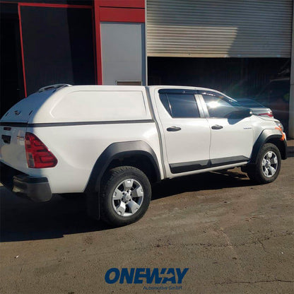 Oneway Karosserieverkleidung passend für Toyota Hilux 8.Gen. 2015- - Version 2 - Mattschwarz