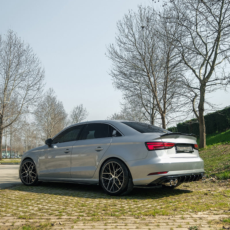 Oneway Kompletter Umbausatz passend für Audi A3 (8V) Limousine Facelift 2016-2020 (Doppelrohr links) - Schwarz glänzend