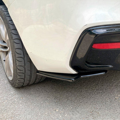 Oneway Heckschürzenansätze (Seitenteile) passend für BMW 1er F20/F21 M-Power Facelift 2015-2019 - Schwarz glänzend