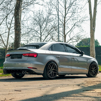 Oneway Satz Seitenschweller passend für Audi A3 (8V) Limousine Facelift 2016-2020 - Schwarz glänzend