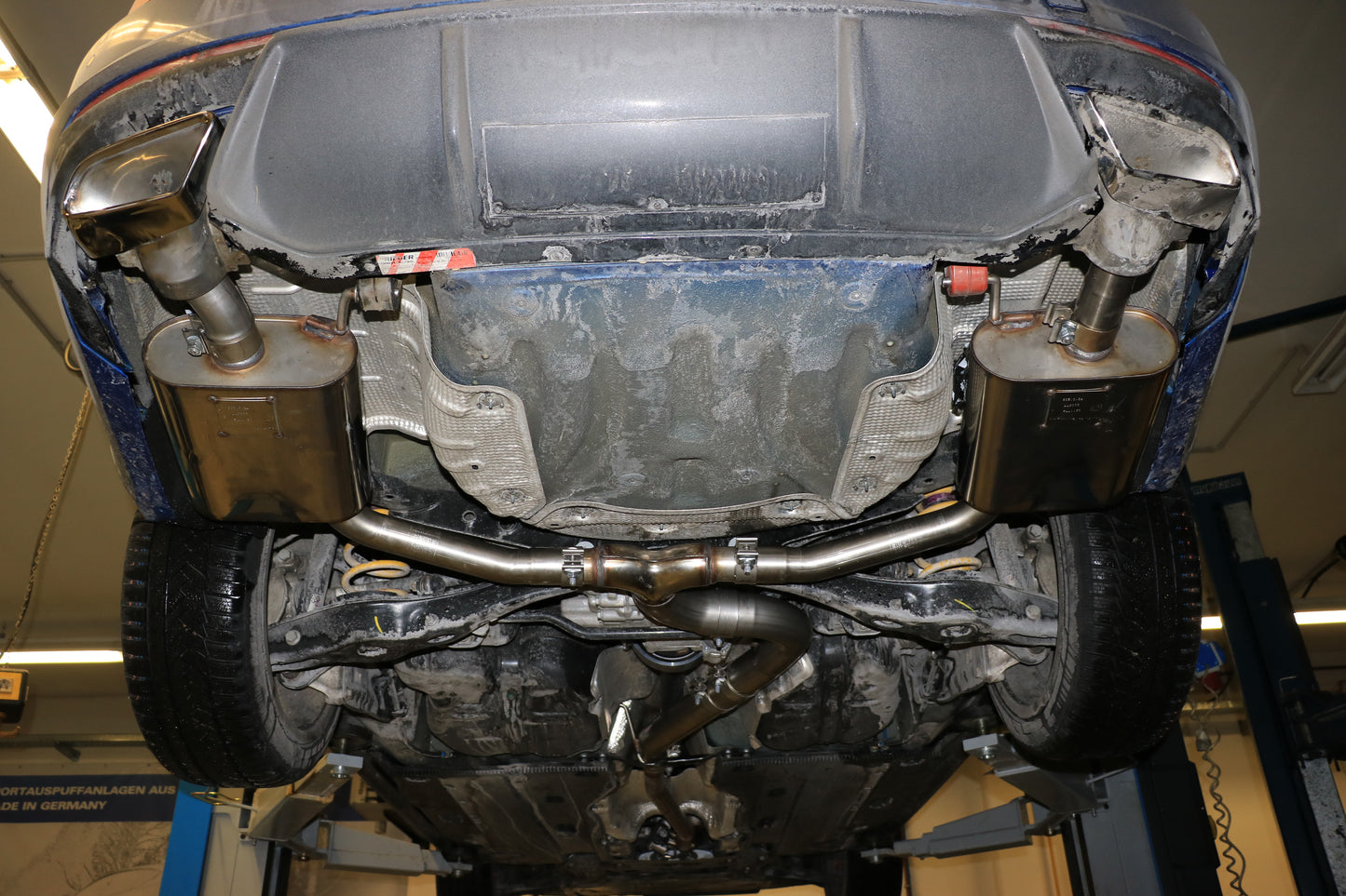 Skoda Octavia 5E RS - TDI - 4x4 mit Benzin-Endrohrblenden Halbanlage rechts/links ab Kat - Austritt der Endrohre in den or...