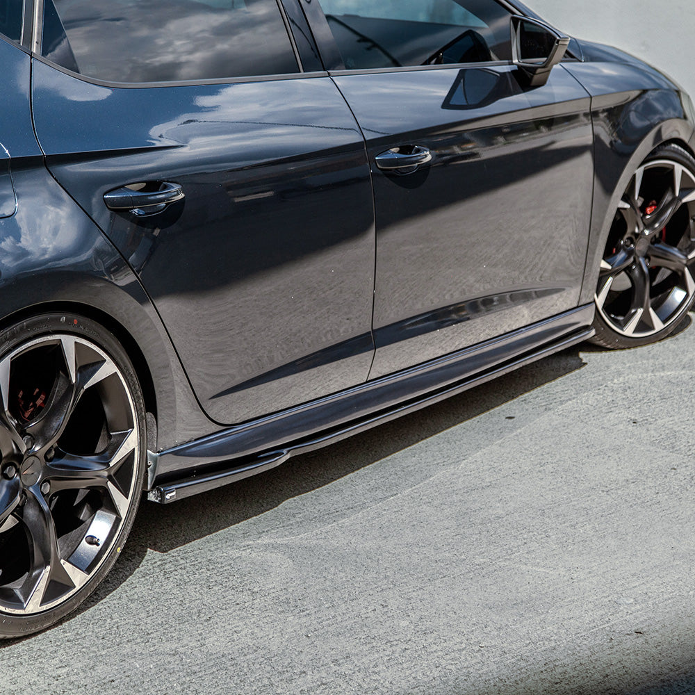 SS10.012 - Seitenschweller passend für SEAT Leon FR 2012-2019 Version 2 Hochglanz Schwarz