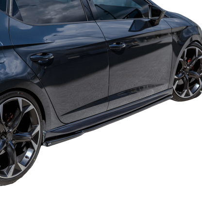 SS10.012 - Seitenschweller passend für SEAT Leon FR 2012-2019 Version 2 Hochglanz Schwarz
