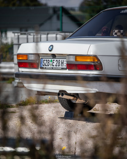 BMW E28 525e mit Katalysator Endschalldämpfer - 2x55 Typ 10