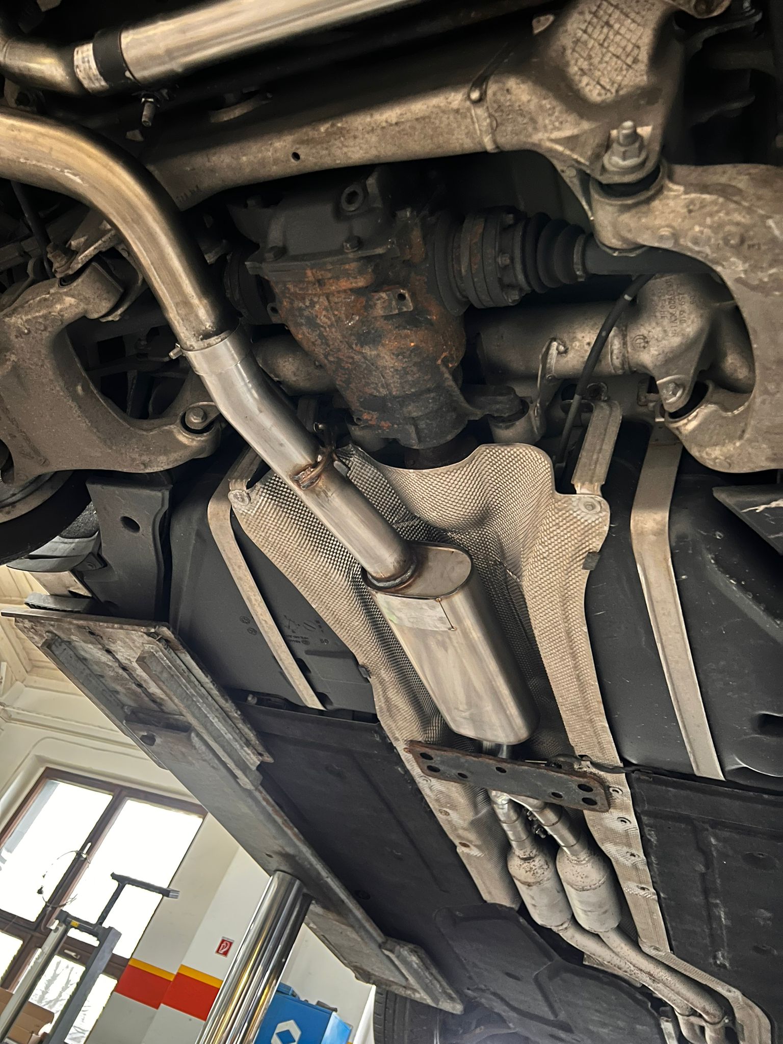 BMW E60 520i/ 523i/ 525i/ 530i ab 2006 Vorschalldämpfer