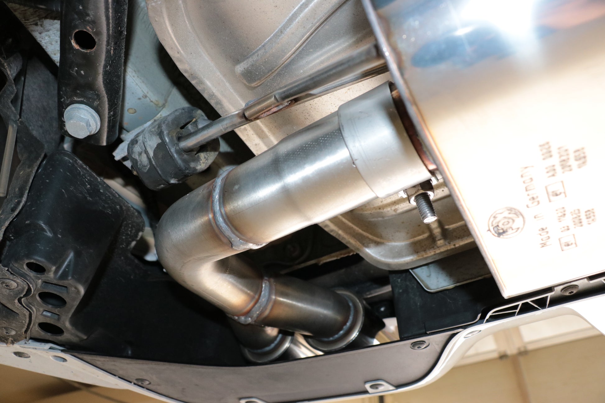 Cupra Leon 4x2 - KL Endschalldämpfer Ausgang rechts/links - 2x80 Typ 25 rechts/links