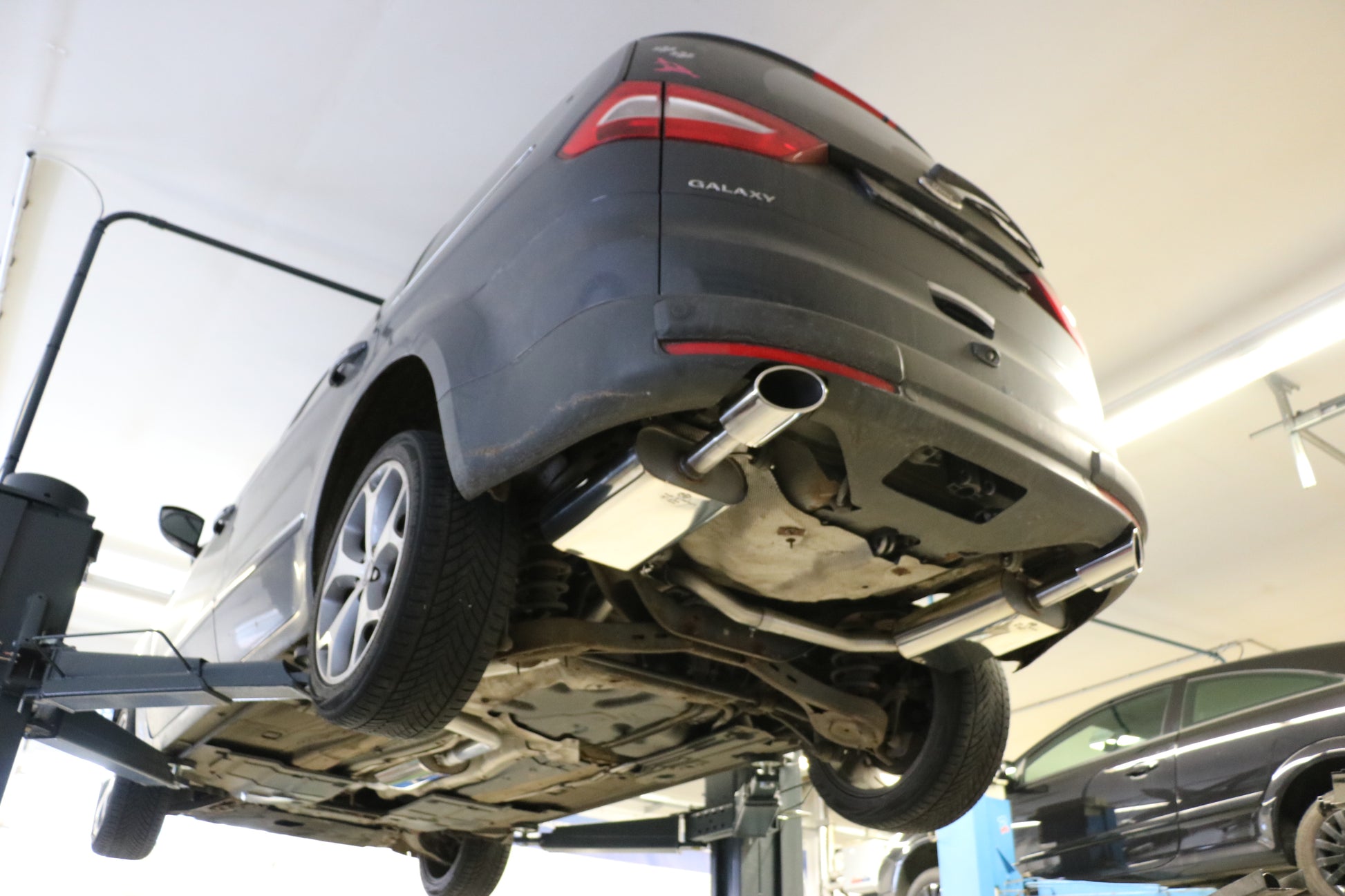 Ford Galaxy II - WA6 Endschalldämpfer rechts/links - 115x85 Typ 38 rechts/links