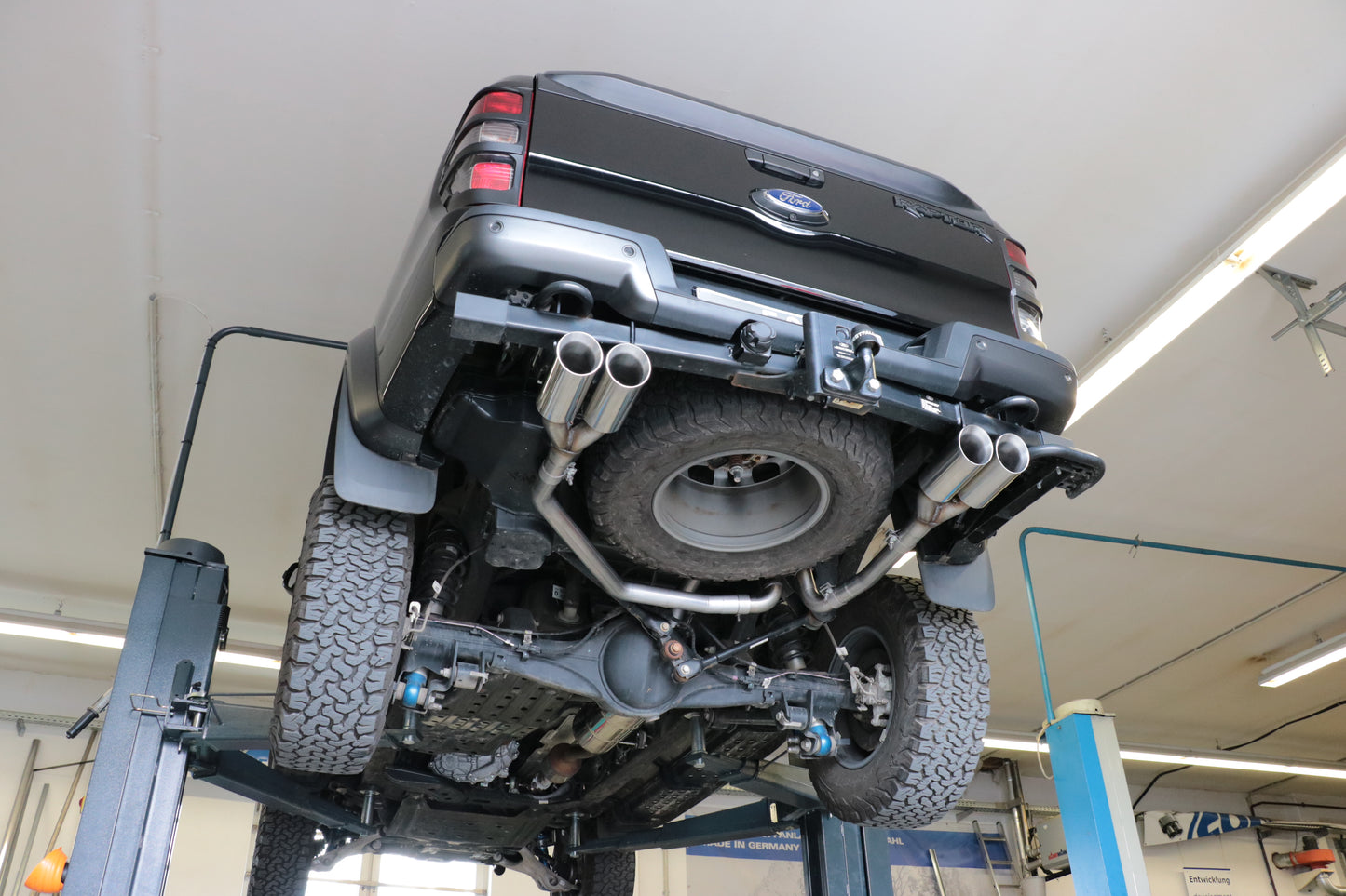 Ford Raptor - Doppelkabine Endschalldämpfer Ausgang rechts/links - 2x100 Typ 25 rechts/links