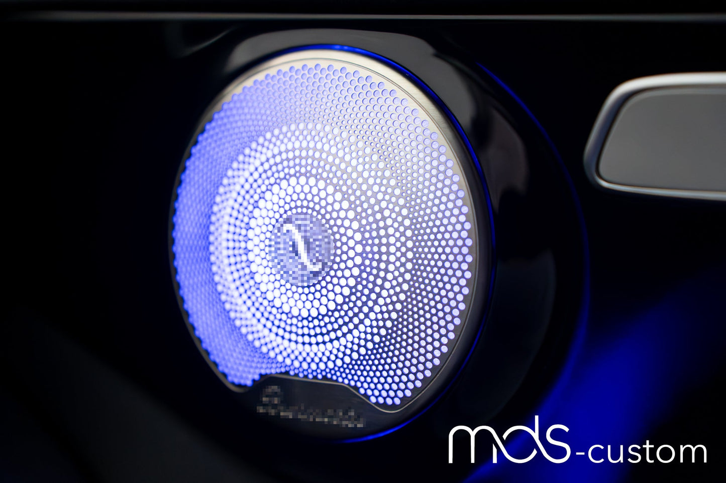 Beleuchtete Lautsprecherabdeckungen für Mercedes C-Klasse W205 | Ambientebeleuchtung Nachrüstung