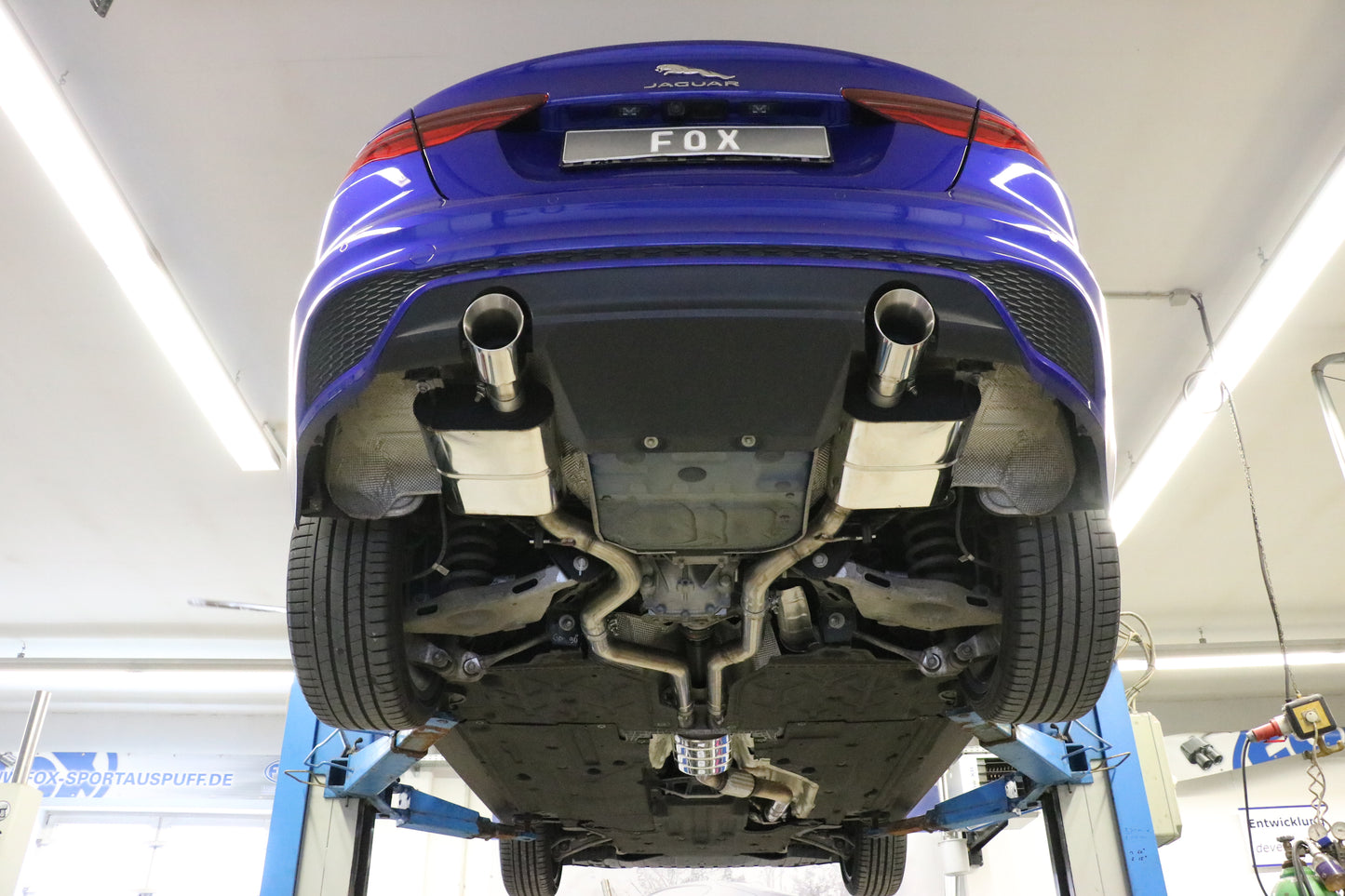 Jaguar XE Endschalldämpfer rechts/links - 1x100 Typ 25 rechts/links