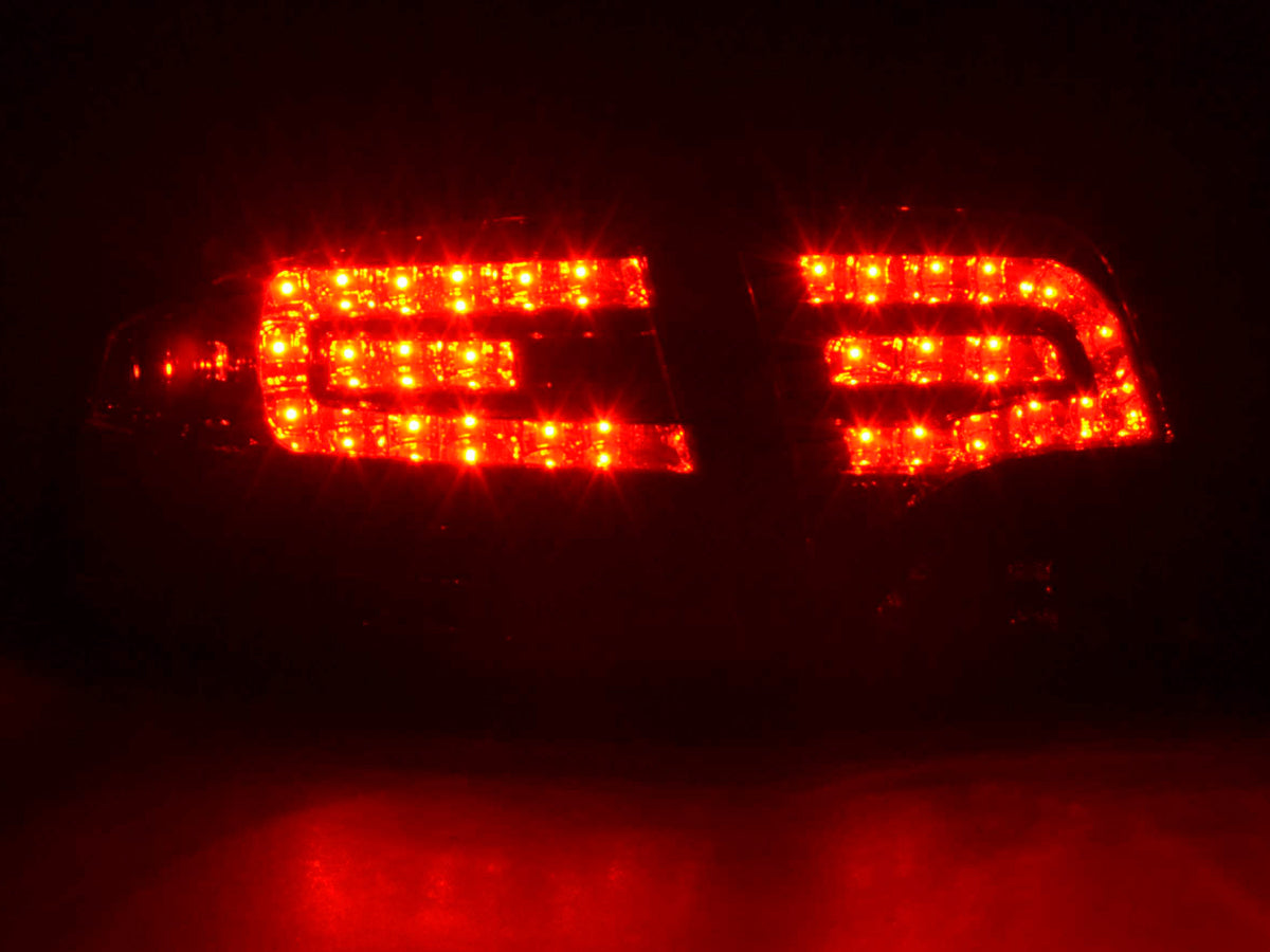 LED Rückleuchten Set Audi A4 Limousine Typ 8E  04-07 rot/schwarz