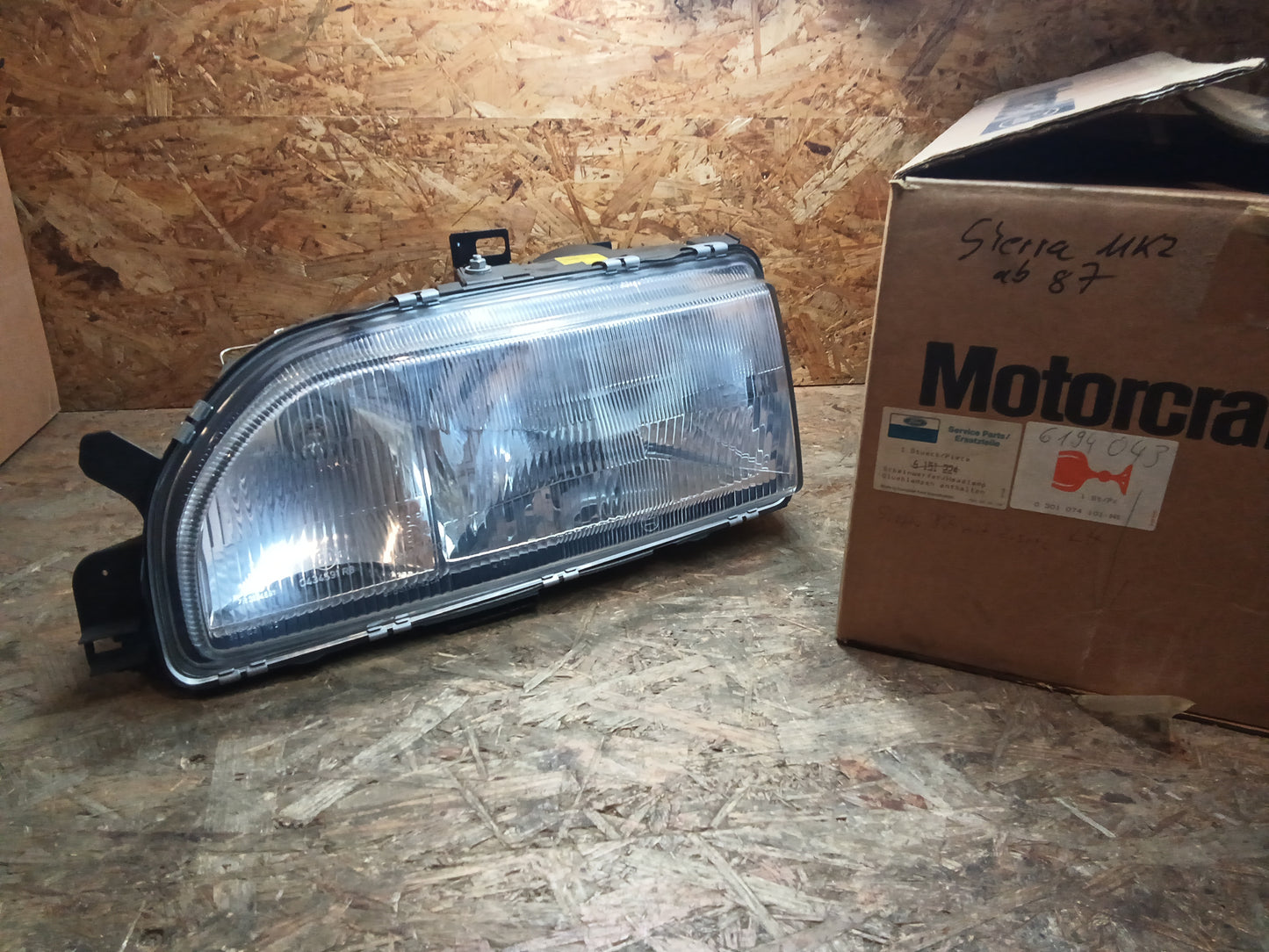 Ford Sierra MK2 ab BJ 87 Scheinwerfer links original Ford NEU