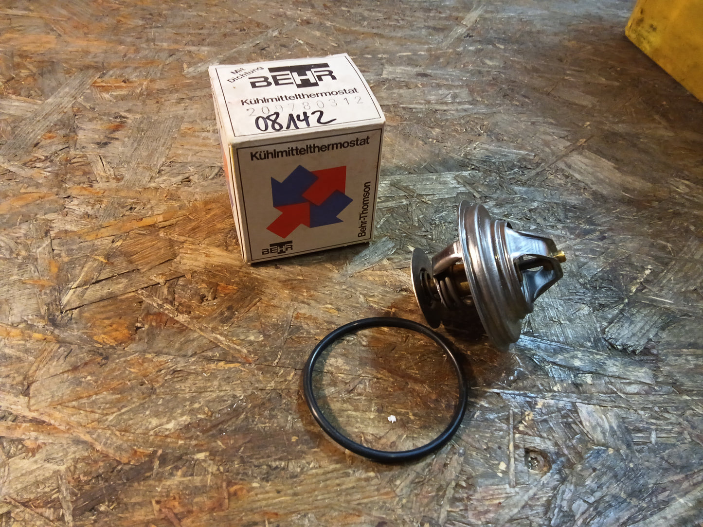 BMW 3 E30, E31 Thermostat Kühlmittel original BEHR NEU