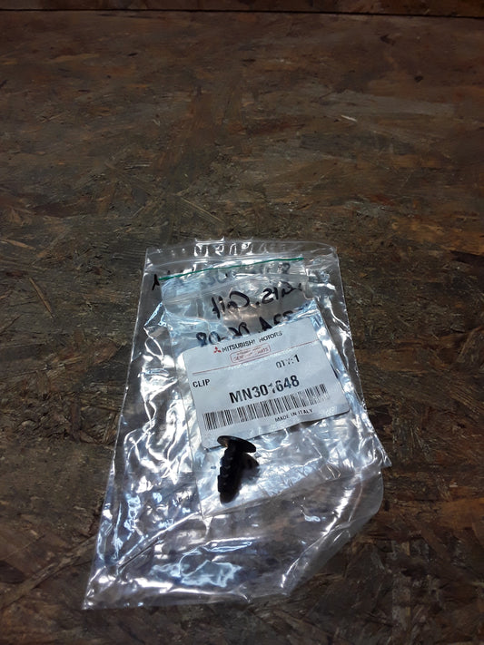 Mitsubishi Colt Z37A Bj 06-08 Clip Klappverdeck original Mitsubishi NEU