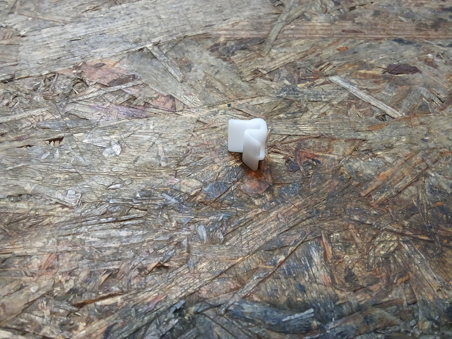 Corsa B Tigra A Abstandstück Frontscheibe unten original GM NEU