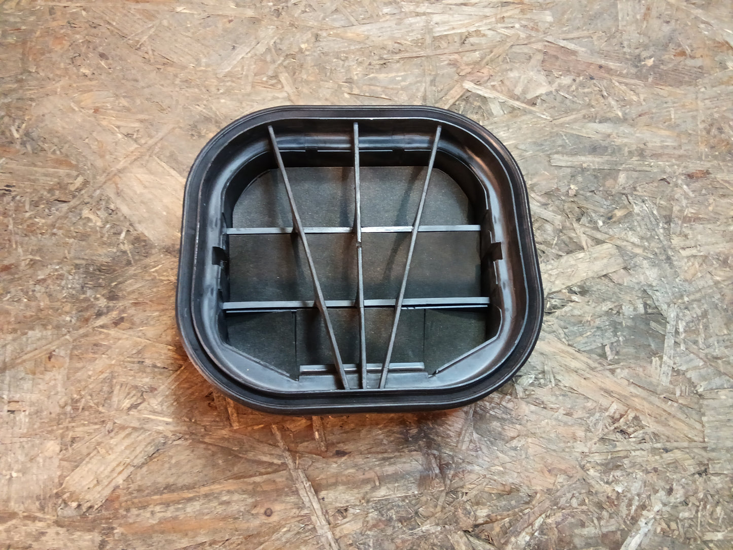 Omega A/B Senator B Entlüftungseinsatz Seitenwand original GM NEU