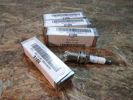 Audi, BMW , Bentley, Landrover, Mini, Porsche Satz Zündkerzen original NGK NEU