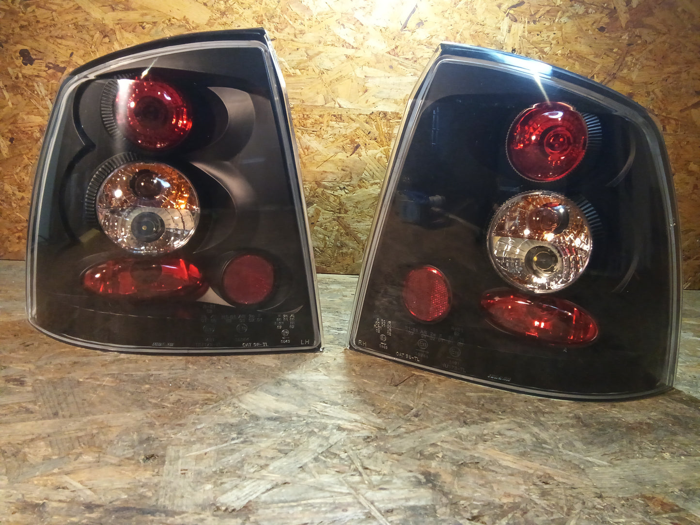 Tuning-Tec Rückleuchten für Opel Astra G 97-04 schwarz