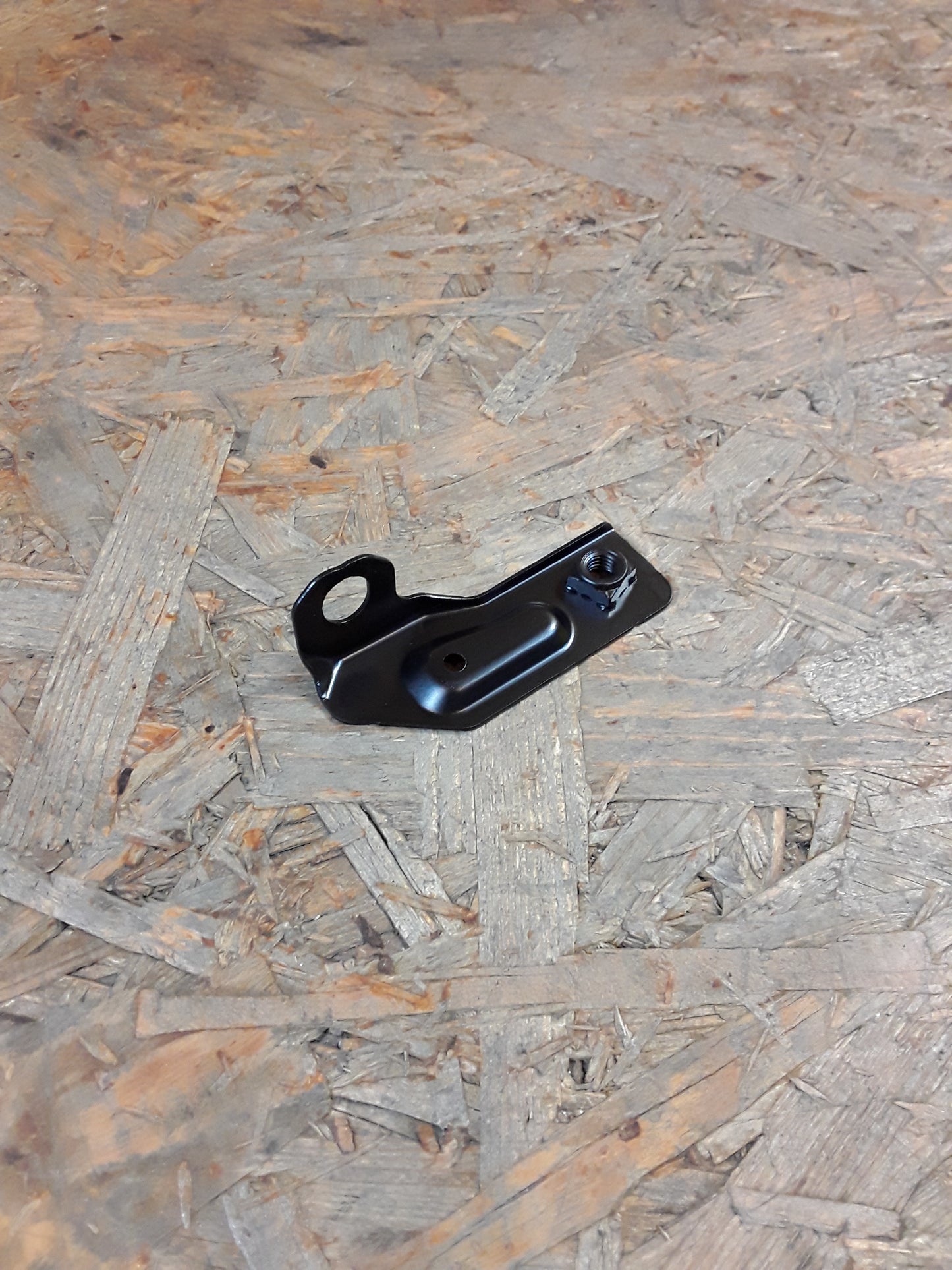 Mitsubishi Colt Europe Z34A Halterung Kotflügel VL original Mitsubishi NEU