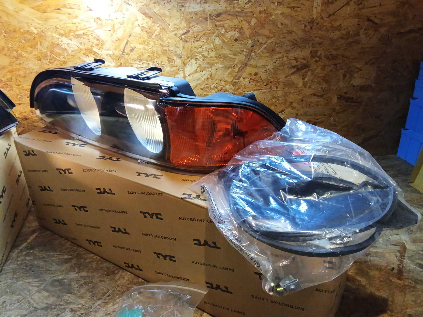 SCHEINWERFER Glas Gehäuse Blinker Orange+2x DICHTUNG+2x HALTER passt für BMW E39