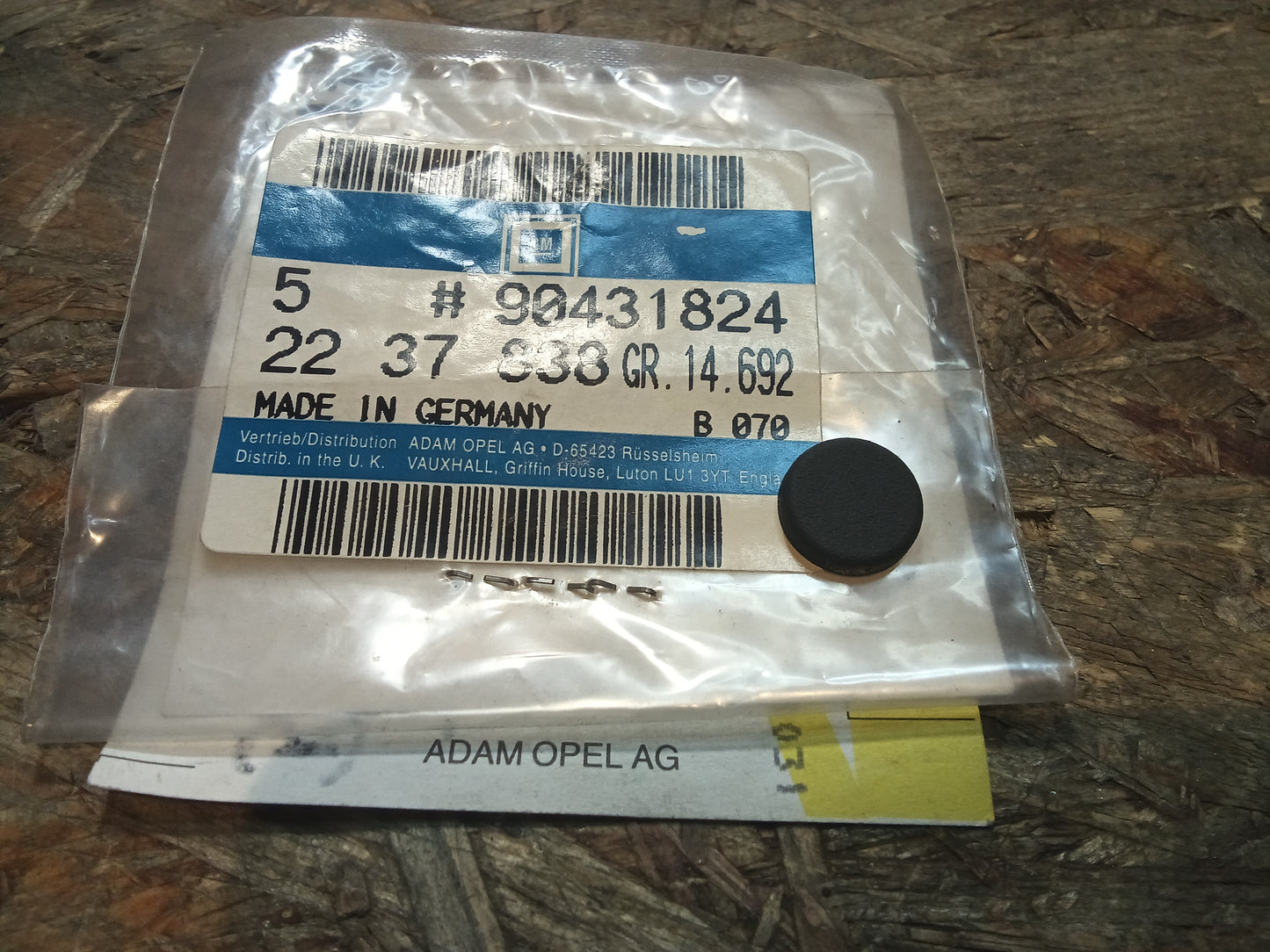 Omega B Abdeckkappe Befestigungsloch original GM NEU