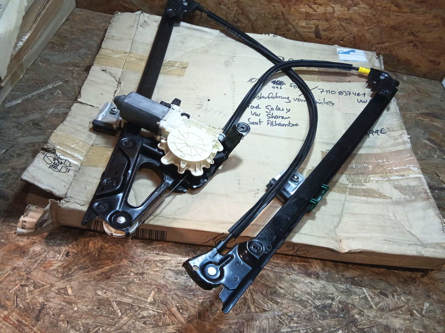 Ford Galaxy VW Sharan Seat Alhambra Fensterheber Führung vorne links original Ford NEU