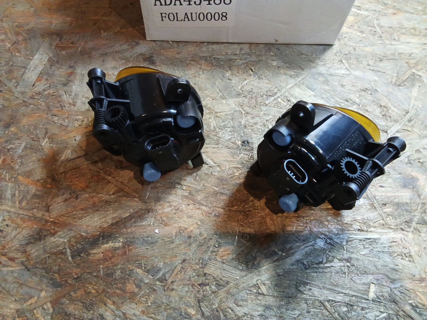 Nebelscheinwerfer Set Gelb für AUDI A6, A4, Q5, SEAT EXEO, VW PASSAT CC B6 - ADA45488