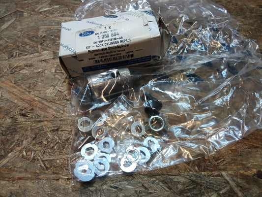 Ford Focus Reparatursatz Schließzylinder Tankklappe original Ford NEU